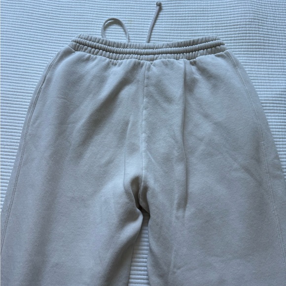 Zara Cream Track Pants with Elastic Waistband and Relaxed Fit - Picture 2 of 4
